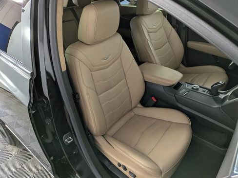 Certified 2024 Cadillac XT5 Sportv w/ Platinum Package image 32