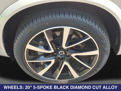 Used 2023 Volvo XC90 B6 Plus AWD/4WD image 32