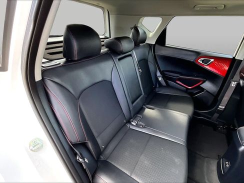 Used 2024 Kia Soul GT-Line w/ Option Group 020 FWD image 19