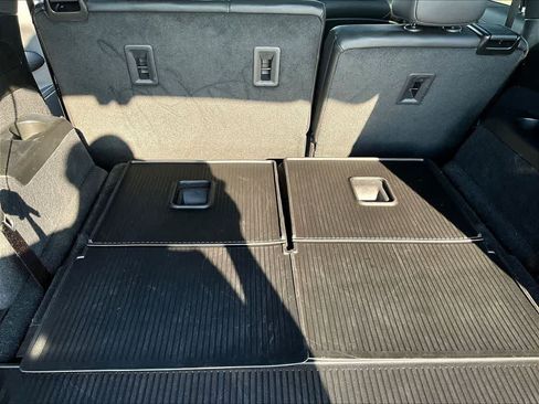 Used 2024 Cadillac XT6 Luxury w/ LPO, Floor Liner Package AWD/4WD image 33
