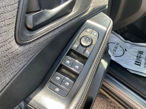 Used 2021 Nissan Rogue S AWD/4WD image 14