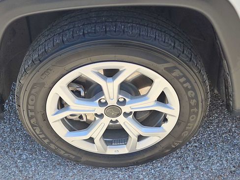 Used 2025 Jeep Compass Sport AWD/4WD image 12