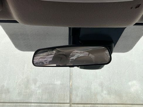 Used 2025 Nissan Versa SV image 17