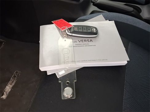 Used 2025 Nissan Versa SV image 7