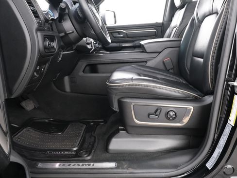 Used 2020 RAM 1500 Limited w/ Black Appearance Package RWD image 32