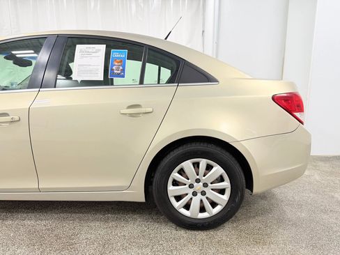Used 2011 Chevrolet Cruze LT FWD image 5