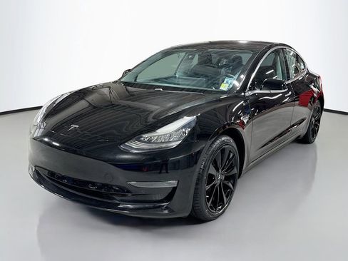 Used 2018 Tesla Model 3 Mid Range image 1
