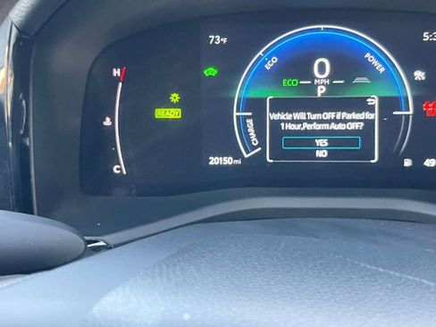 Used 2025 Toyota Camry LE image 39