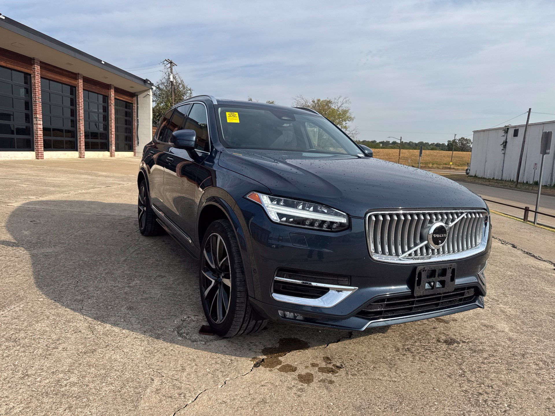 Used 2023 Volvo XC90 B6 Plus w/ Protection Package Premier AWD/4WD image 3
