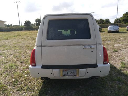Used 2011 Cadillac DTS Limousine image 5