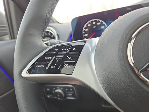 New 2026 Mercedes-Benz GLB 250 4MATIC image 18