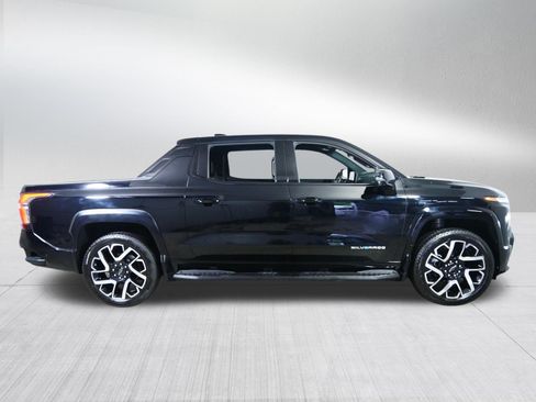 Used 2025 Chevrolet Silverado EV RST AWD/4WD image 8