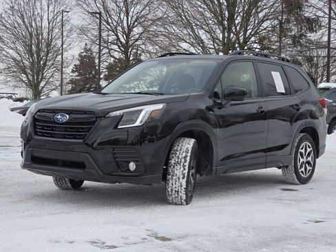 Used 2023 Subaru Forester Premium image 14