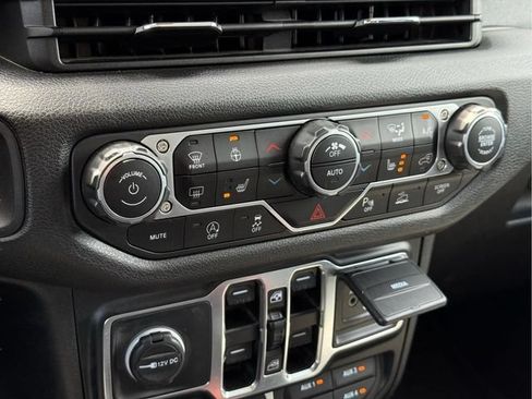 Used 2024 Jeep Wrangler Unlimited Sport AWD/4WD image 26