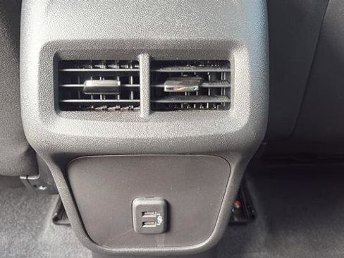 Used 2022 Chevrolet Equinox LS AWD/4WD image 32