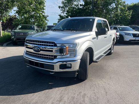 Used 2018 Ford F150 XLT w/ Equipment Group 302A Luxury AWD/4WD image 3