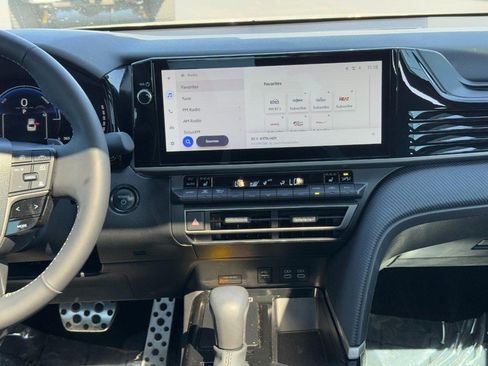 Used 2025 Toyota Camry SE w/ Multimedia Upgrade Package image 14