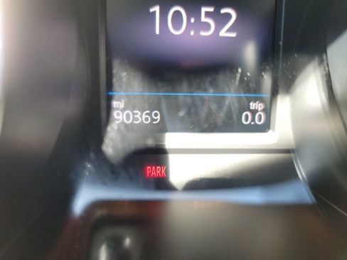 Used 2021 Volkswagen Tiguan SE image 34