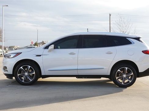 Used 2021 Buick Enclave Essence w/ Sport Touring Edition image 6