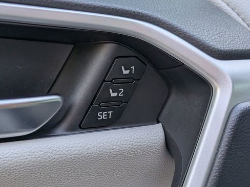 Used 2025 Toyota RAV4 Limited w/ Advanced Technology Package AWD/4WD image 25