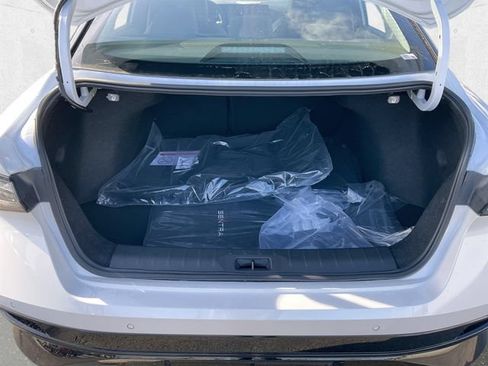 New 2026 Nissan Sentra SR w/ SR Premium Package FWD image 32