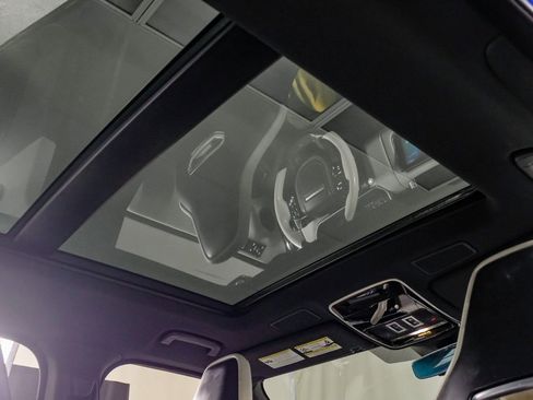 Used 2022 Land Rover Range Rover Sport SVR Carbon Edition image 22