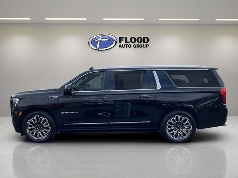 Used 2023 GMC Yukon XL Denali Ultimate image 5