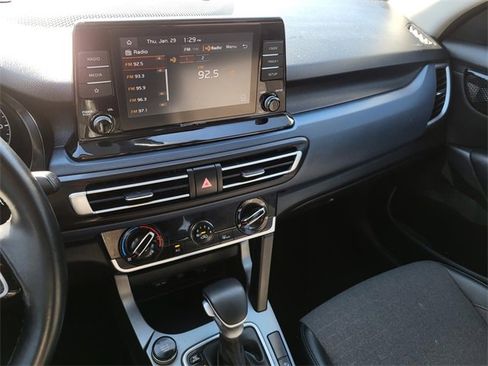 Used 2021 Kia Seltos S image 21