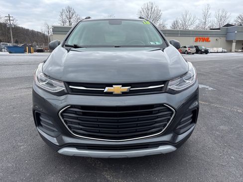 Used 2018 Chevrolet Trax LT w/ LT Convenience Package image 2