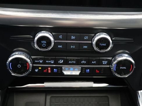 Used 2023 Ford F150 Lariat w/ Equipment Group 502A High image 31