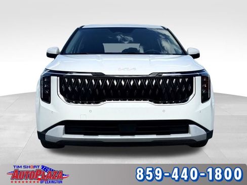 Used 2025 Kia Carnival FWD image 7