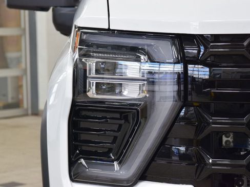 New 2026 Chevrolet Silverado 2500 ZR2 image 12