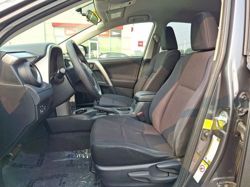 Used 2016 Toyota RAV4 LE FWD image 12