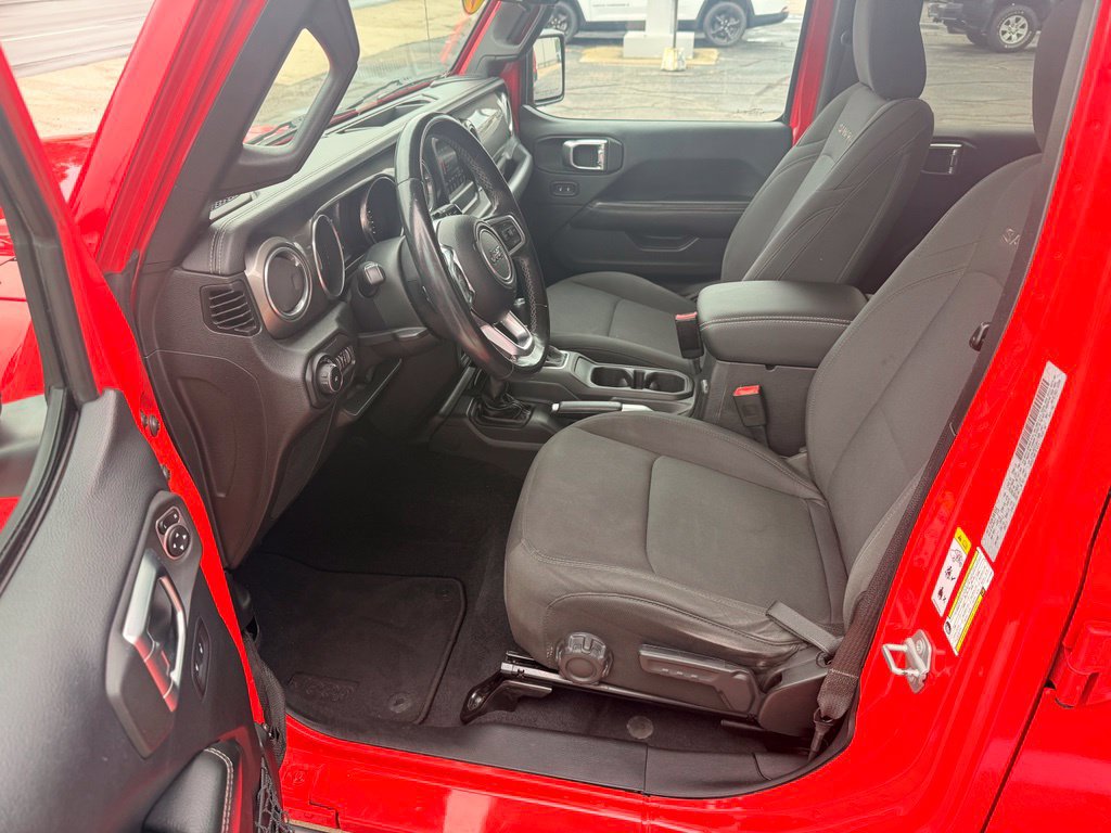 Used 2018 Jeep Wrangler Unlimited Sahara AWD/4WD image 21