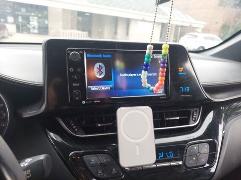 Used 2018 Toyota C-HR XLE image 11