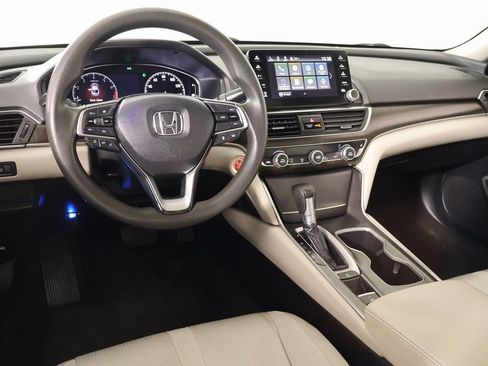 Used 2018 Honda Accord EX image 2