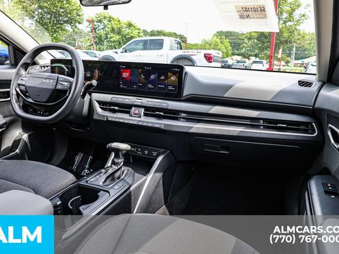 Used 2025 Kia K4 FWD image 29