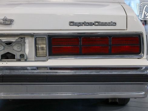 Used 1989 Chevrolet Caprice Classic Brougham image 29