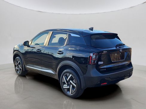 Certified 2025 Nissan Kicks SV image 25
