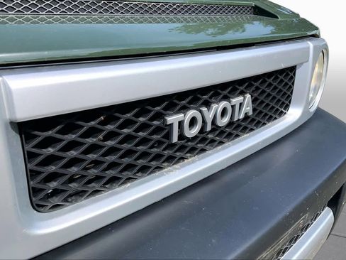 Used 2012 Toyota FJ Cruiser 4WD w/ Convenience Pkg image 29