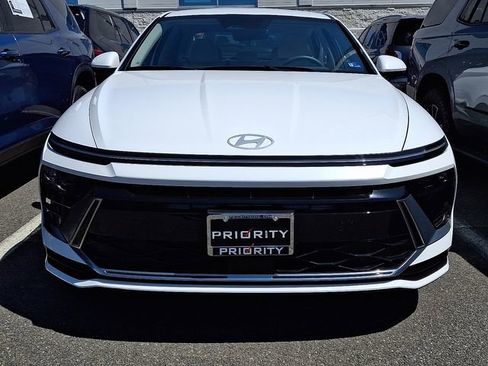 Used 2025 Hyundai Sonata SEL FWD image 2