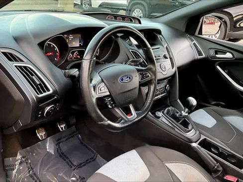 Used 2016 Ford Focus ST image 18