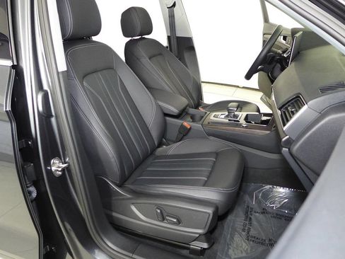 Used 2023 Audi Q5 2.0T Premium w/ Convenience Package AWD/4WD image 19
