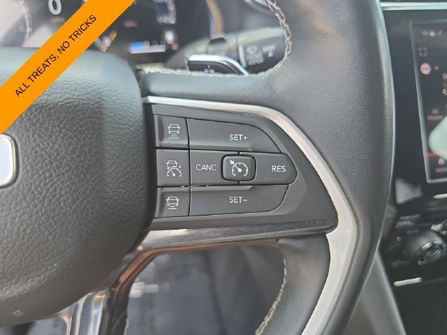 Used 2022 Jeep Grand Cherokee Altitude AWD/4WD image 23