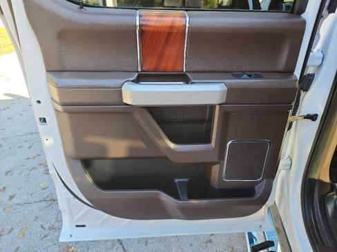 Used 2019 Ford F250 King Ranch w/ Chrome Package image 32