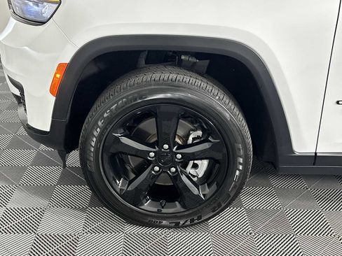 Used 2023 Jeep Grand Cherokee L Altitude image 9