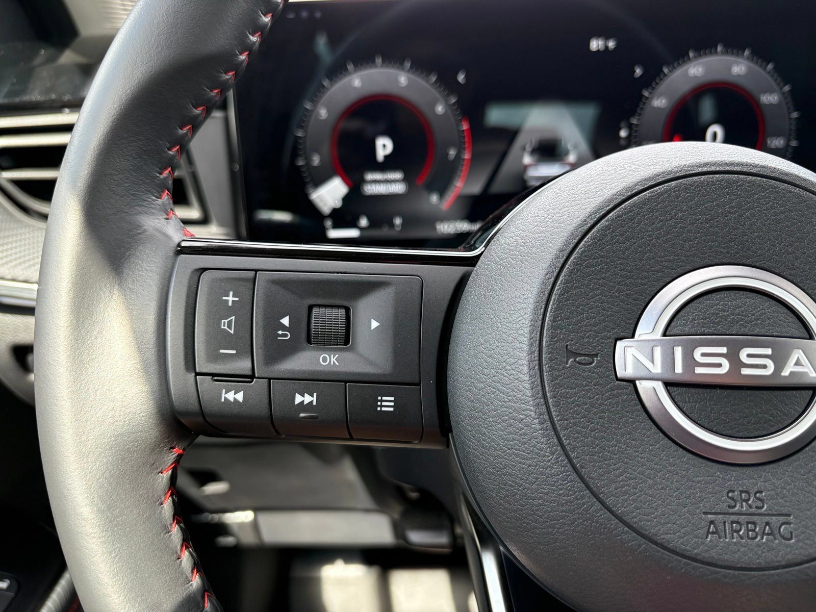Used 2025 Nissan Kicks SR AWD/4WD image 15