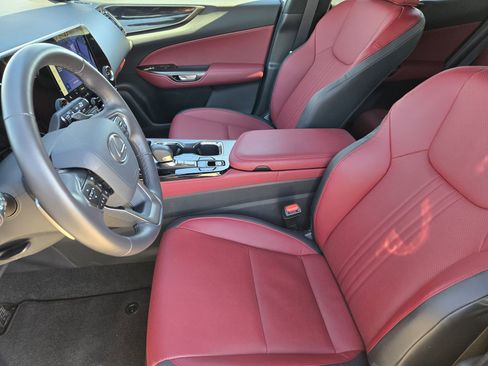 Used 2025 Lexus NX 250 image 20