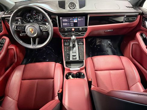 Used 2026 Porsche Macan AWD/4WD image 15