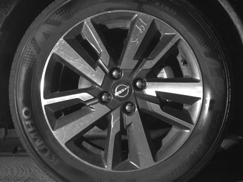 Used 2025 Nissan Versa SV image 10